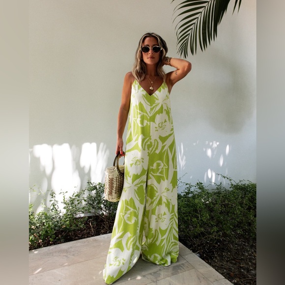 VICI Waikiki Tropical Print Relaxed Jumpsuit M - Picture 8 of 11